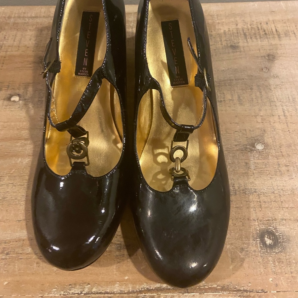 Black patent lather lovely shoes